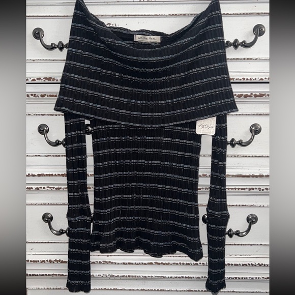 New 🖤💙 free people off the shoulder top size large - Picture 5 of 16